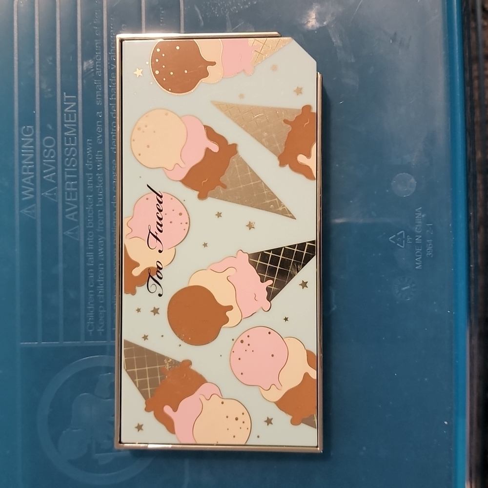 Too Faved Hyper Reflective Highlighting Palette